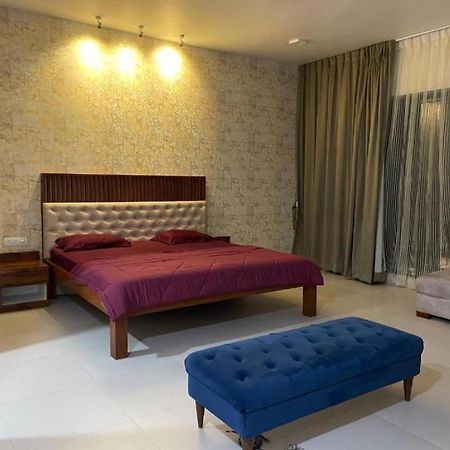 Hotel Royal Nest Premium Pune Exterior foto